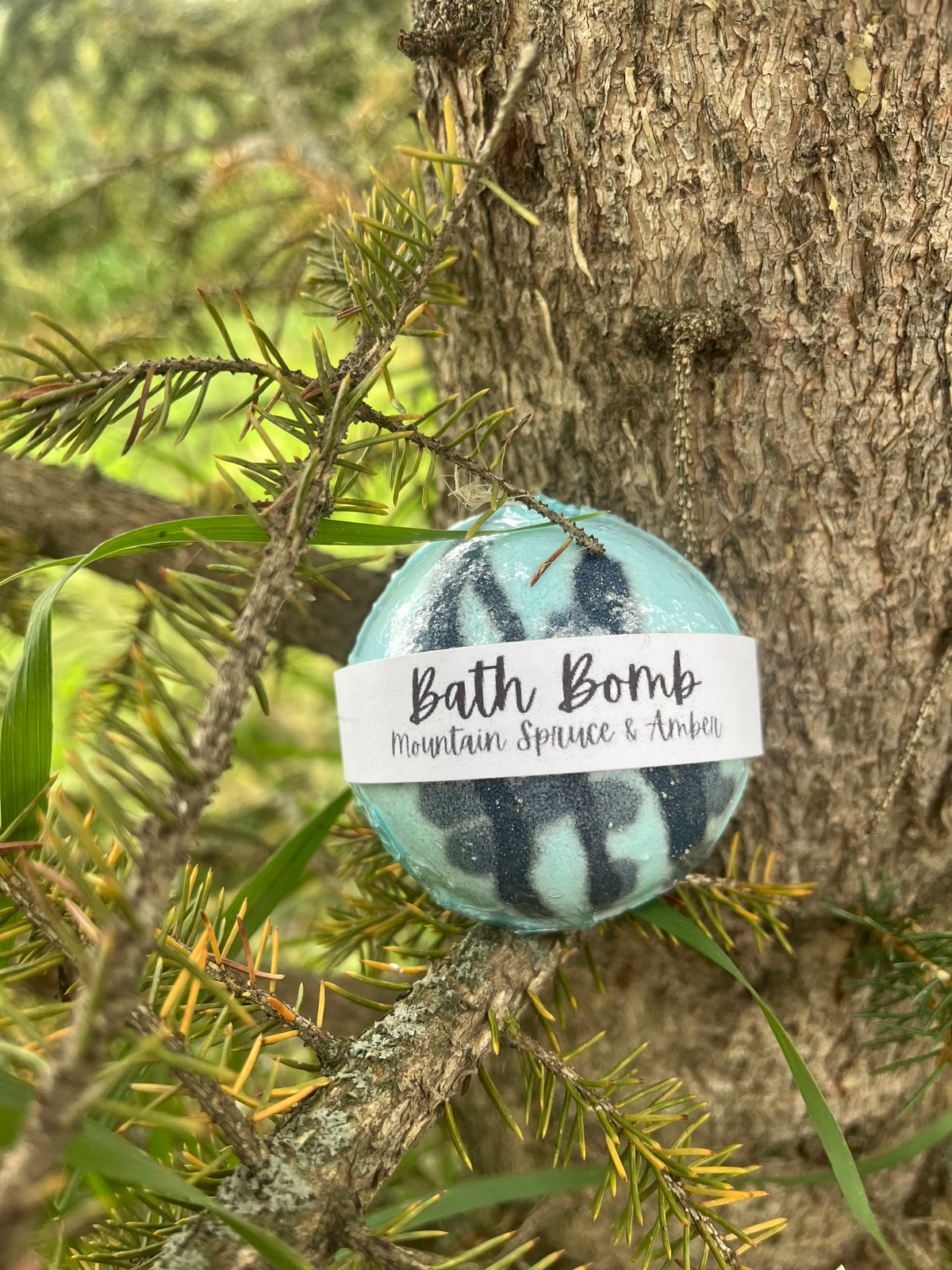 Mountain Spruce & Amber Bath Bomb
